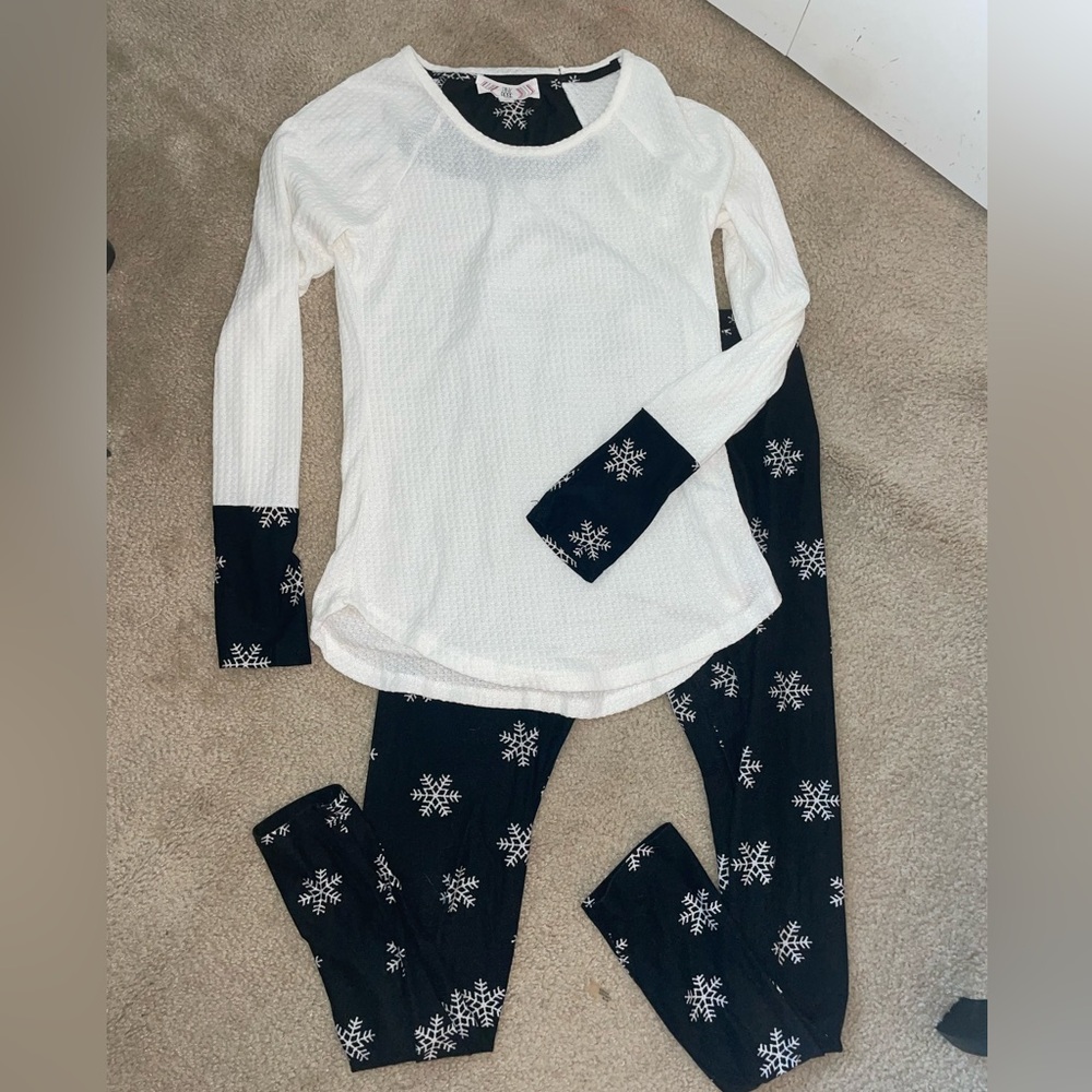 Pink Rose White Thermal Top with Black Snowflake Trim